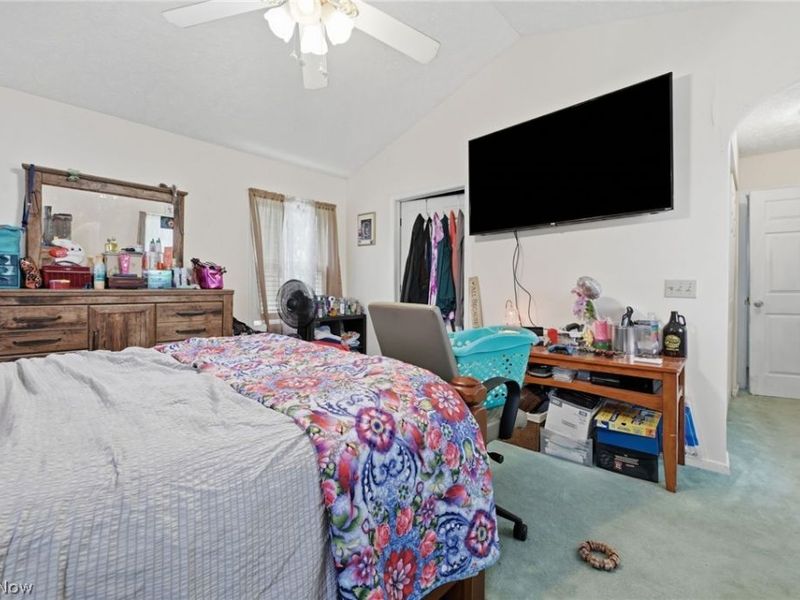 369 E 46th Street, Lorain, OH 44052 Photo 14