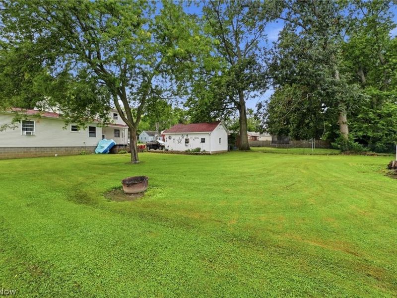 369 E 46th Street, Lorain, OH 44052 Photo 27
