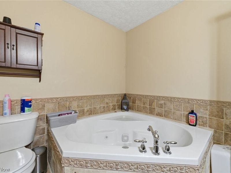 369 E 46th Street, Lorain, OH 44052 Photo 5