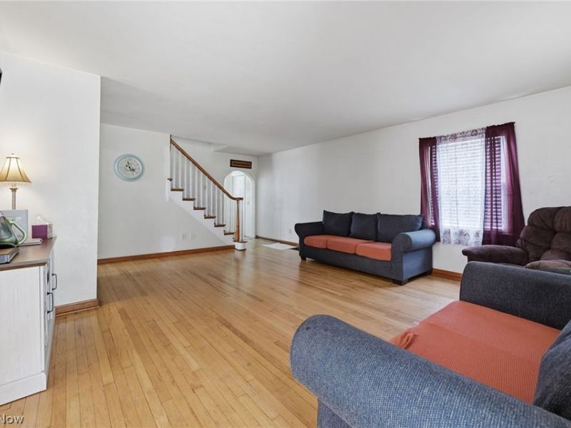 369 E 46th Street, Lorain, OH 44052 Photo 6