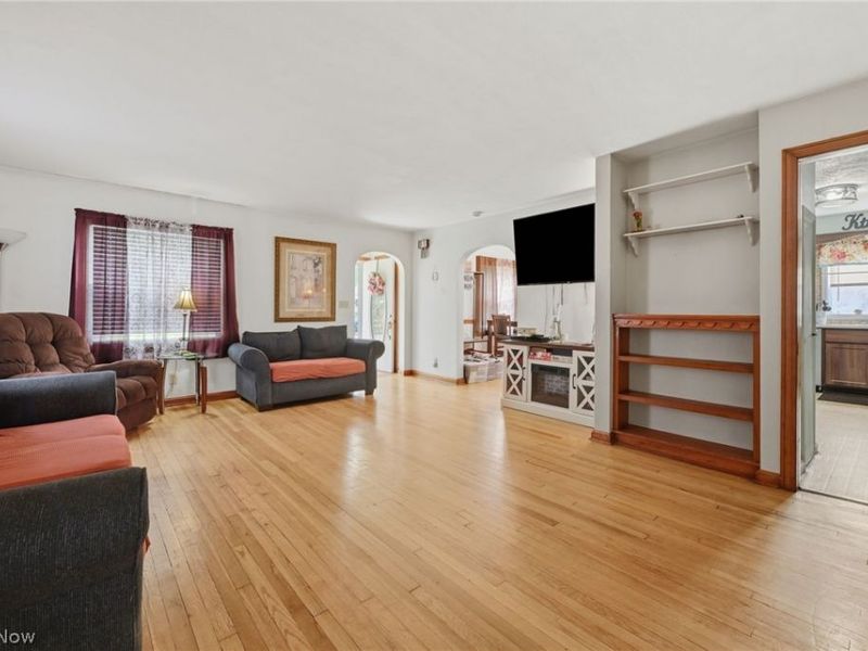369 E 46th Street, Lorain, OH 44052 Photo 7