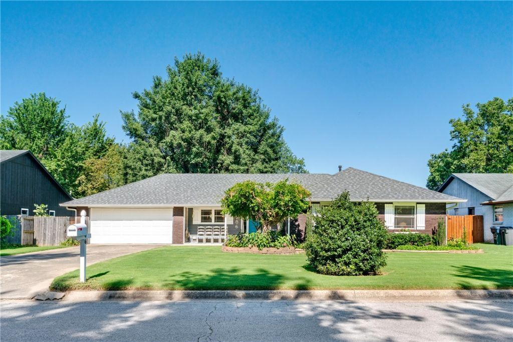 1006 N Cardinal Drive, Rogers, AR 72756 Main Photo