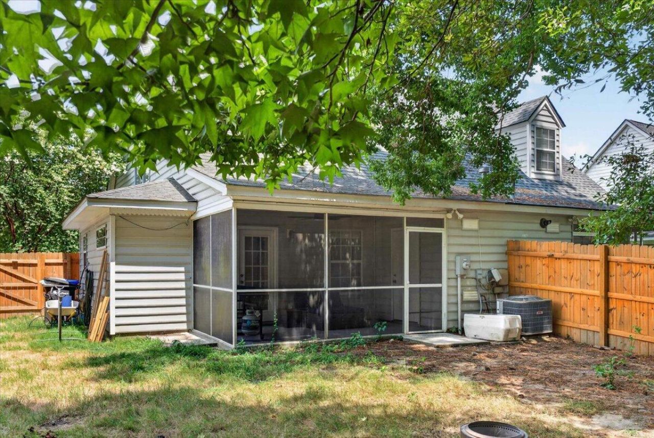 2140 Kings Gate Lane Photo 31
