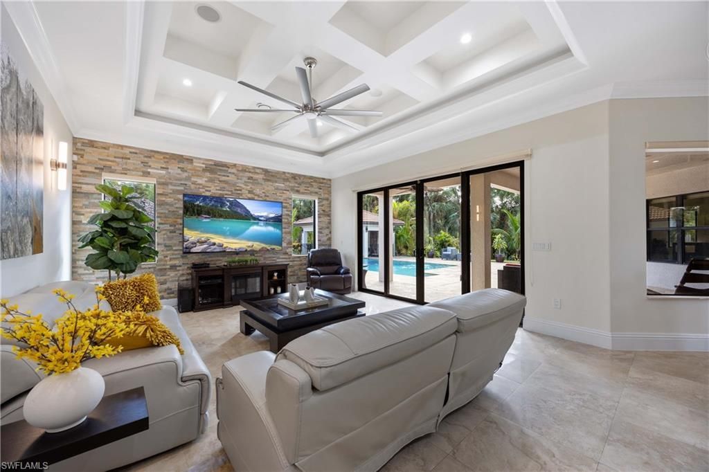 214 9th St Nw, Naples, FL 34120 Photo