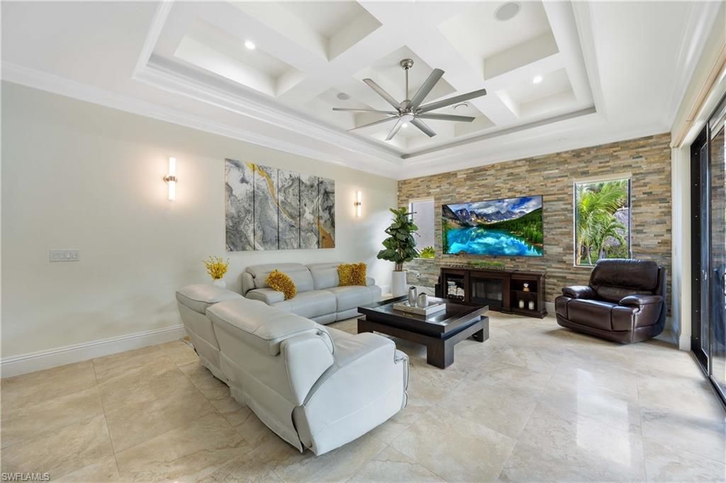 214 9th St Nw, Naples, FL 34120 Photo