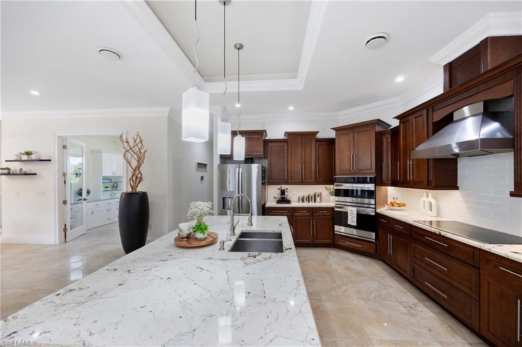 214 9th St Nw, Naples, FL 34120 Photo