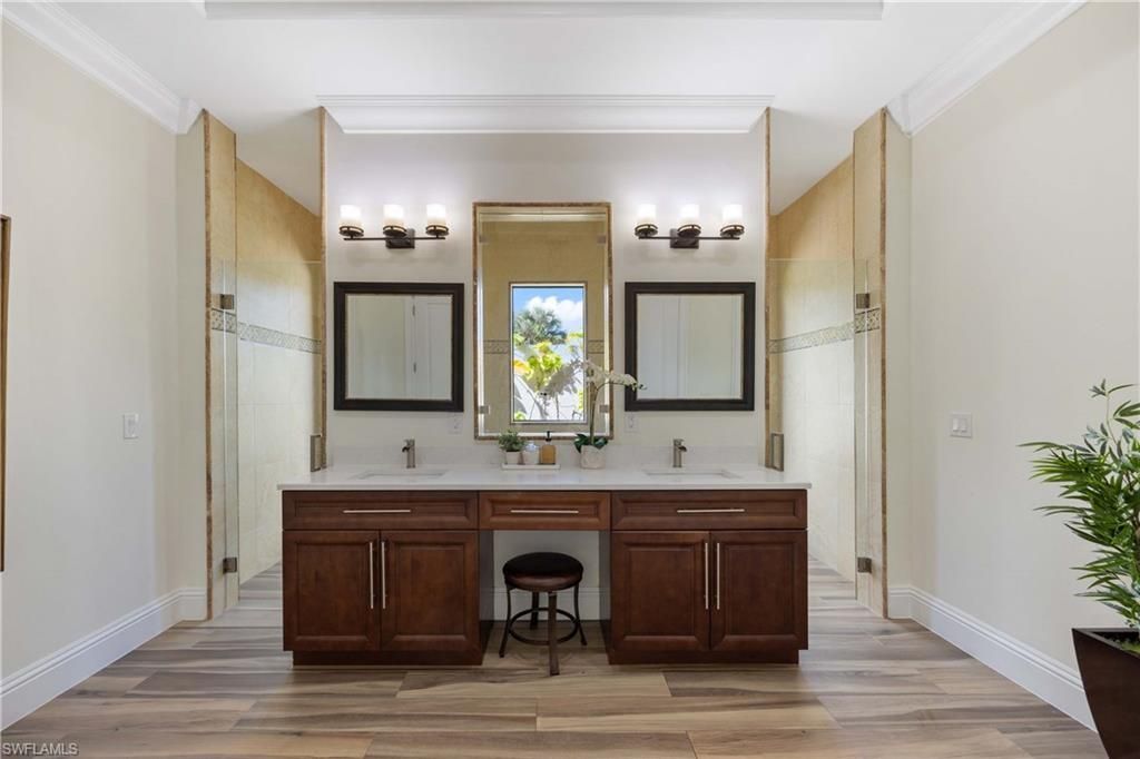214 9th St Nw, Naples, FL 34120 Photo