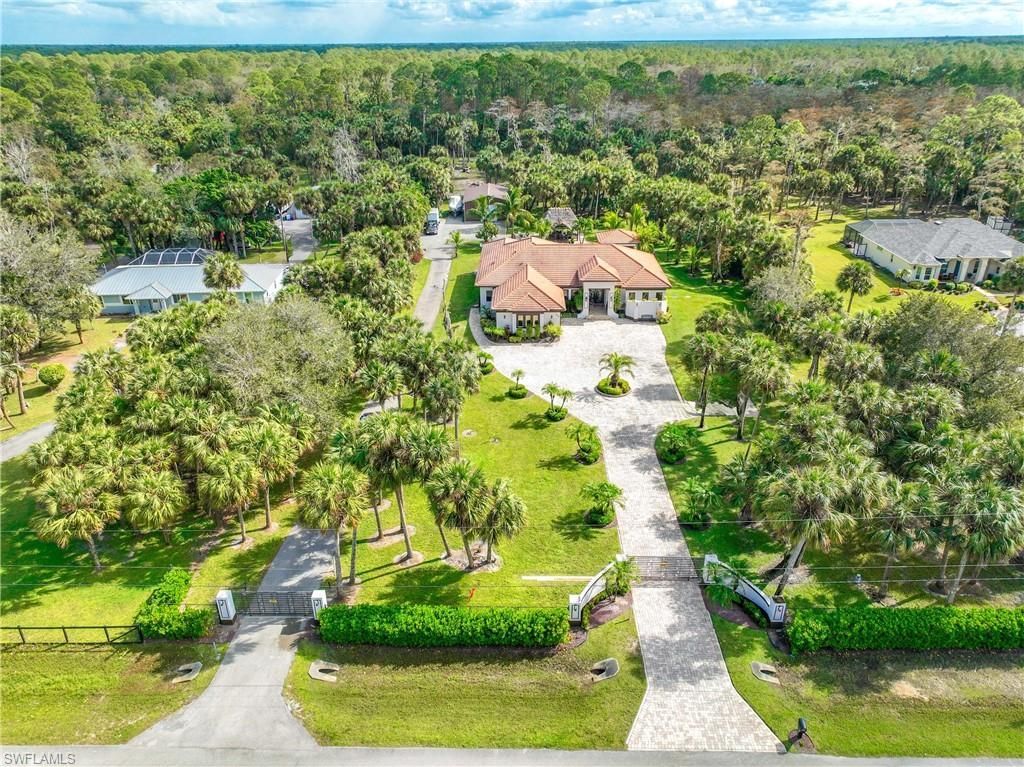 214 9th St Nw, Naples, FL 34120 Photo