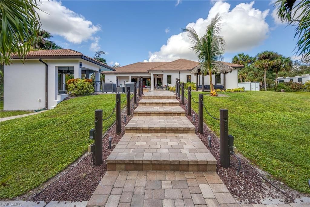 214 9th St Nw, Naples, FL 34120 Photo