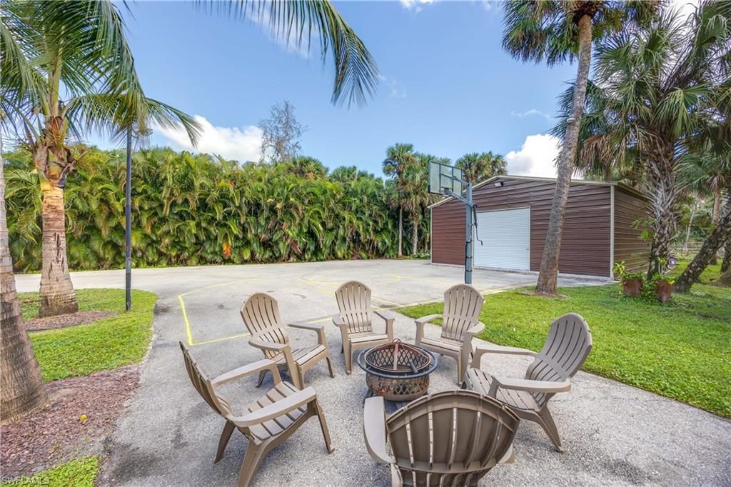 214 9th St Nw, Naples, FL 34120 Photo