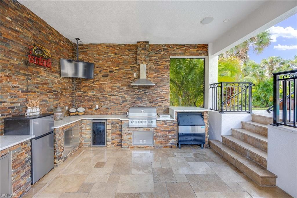 214 9th St Nw, Naples, FL 34120 Photo