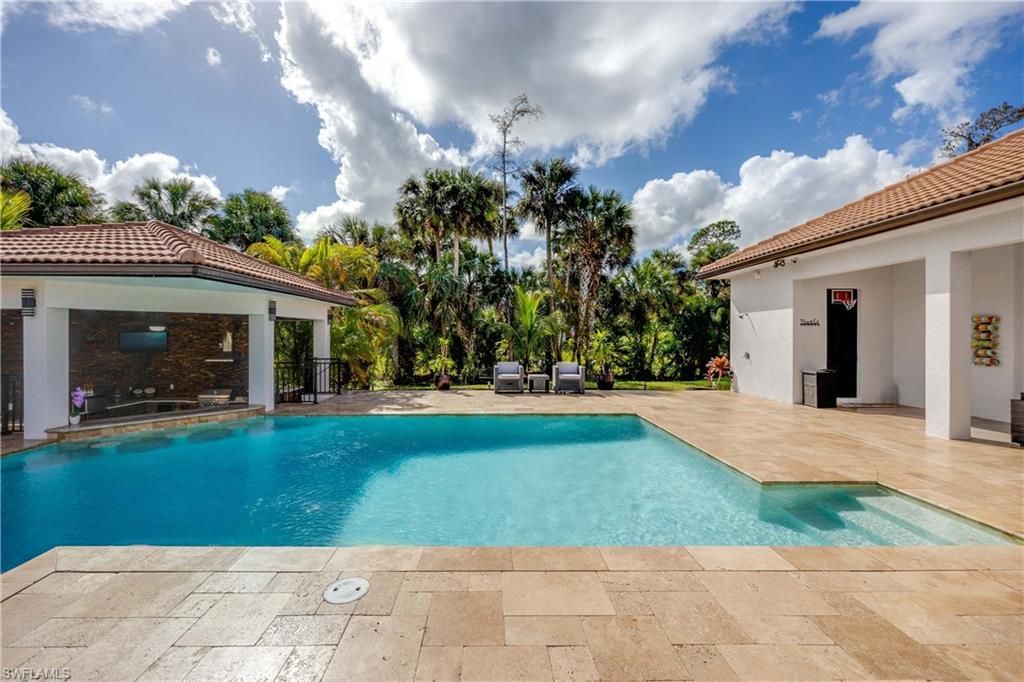 214 9th St Nw, Naples, FL 34120 Photo