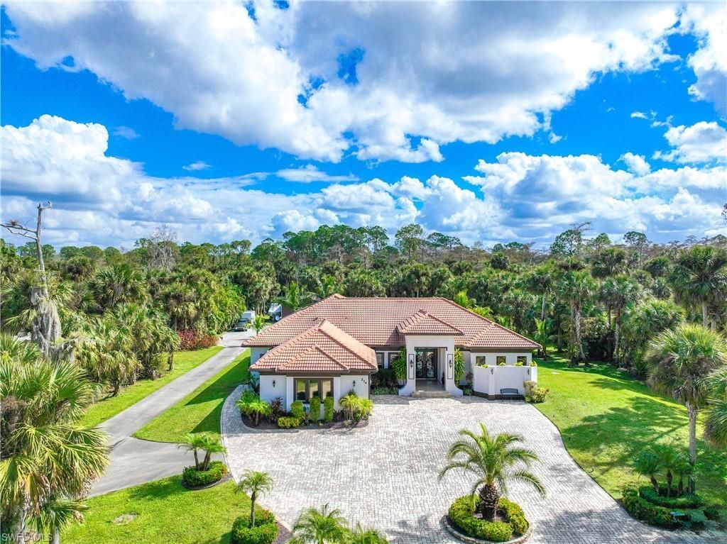 214 9th St Nw, Naples, FL 34120 Photo