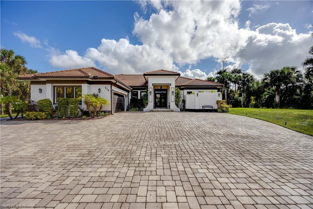 214 9th St Nw, Naples, FL 34120 Photo