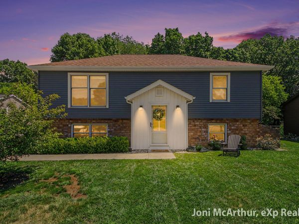 238 Childsdale Avenue NE, Rockford, MI 49341