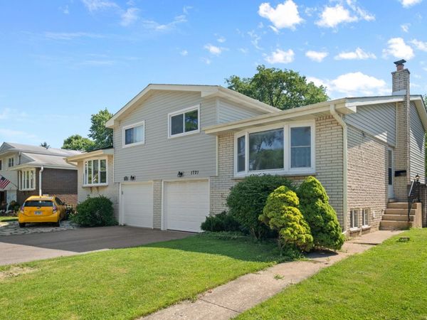 1721 N wilshire Drive , Arlington Heights, IL 60004