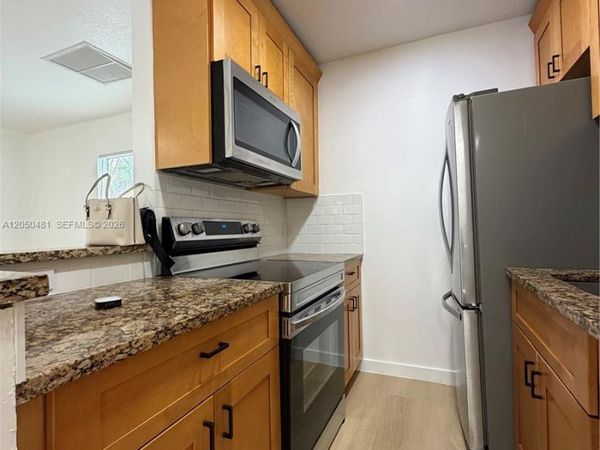 2 Crossings Cir, Unit H, Boynton Beach, FL 33435
