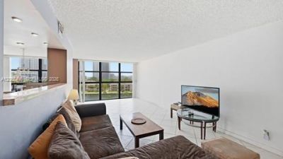 200 E Leslie Dr , Unit 722, Hallandale Beach, FL 33009 Photo