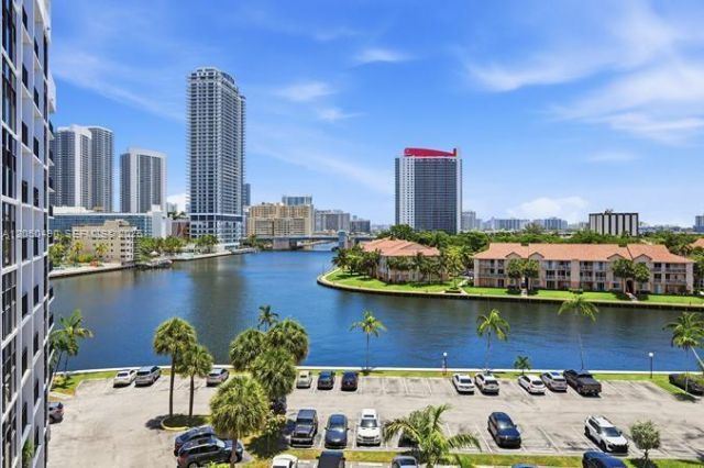 200 E Leslie Dr , Unit 722, Hallandale Beach, FL 33009 Photo