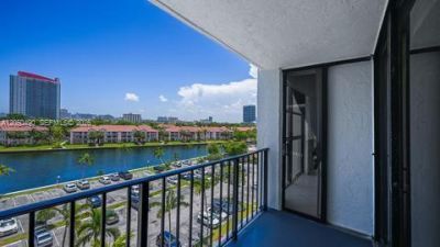 200 E Leslie Dr , Unit 722, Hallandale Beach, FL 33009 Photo