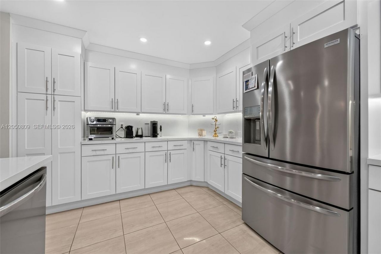 8390 SW 72nd Ave , Miami, FL 33143 Photo