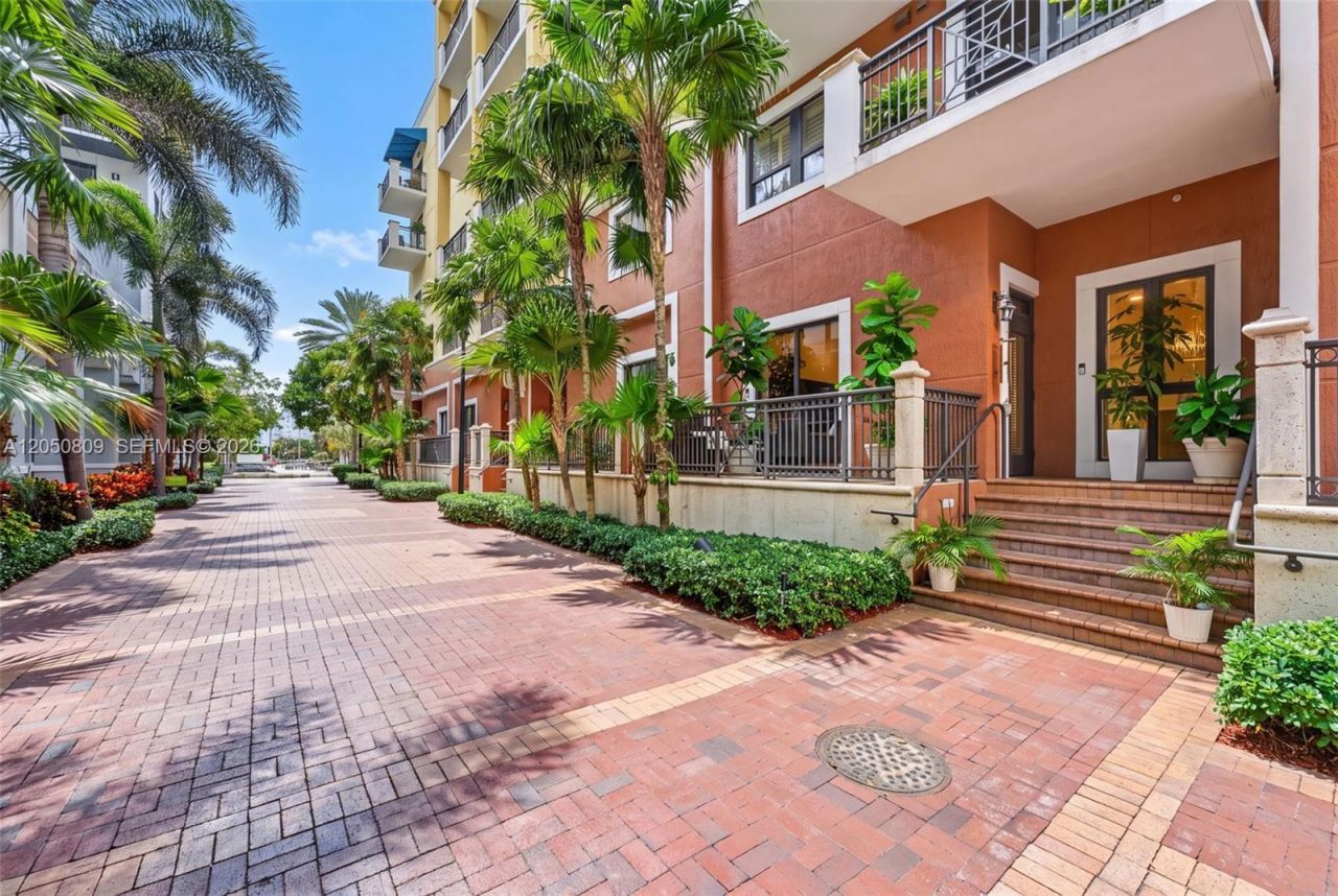 8390 SW 72nd Ave , Miami, FL 33143 Photo