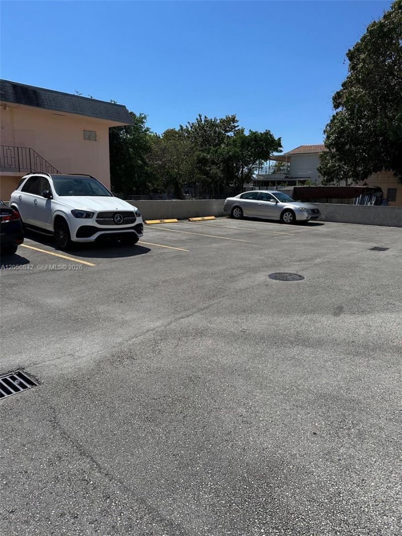 1736 SW 19th St , Unit 404, Miami, FL 33145 Photo