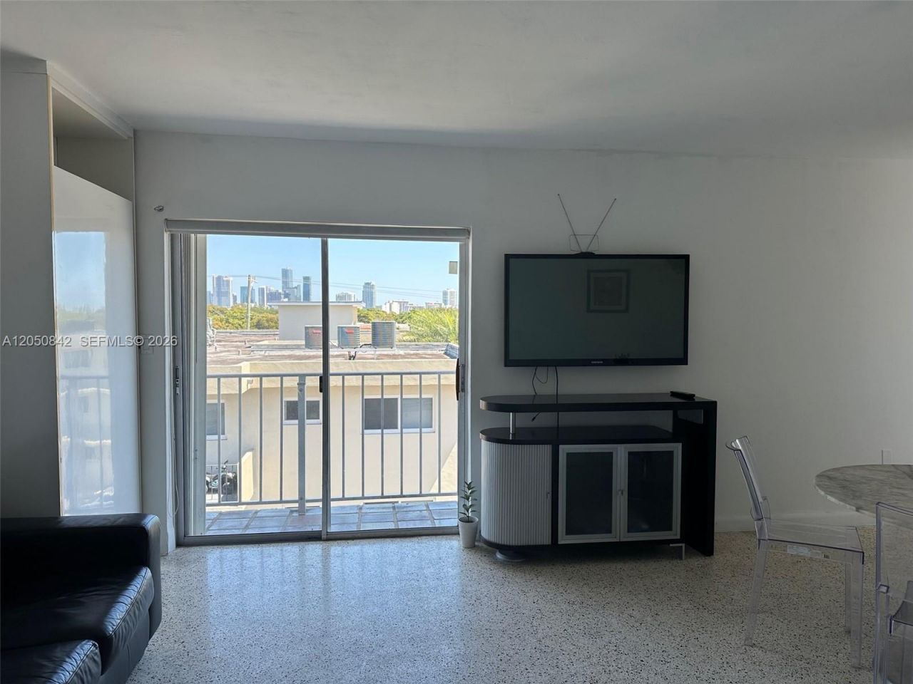 1736 SW 19th St , Unit 404, Miami, FL 33145 Photo