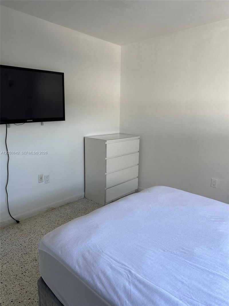 1736 SW 19th St , Unit 404, Miami, FL 33145 Photo
