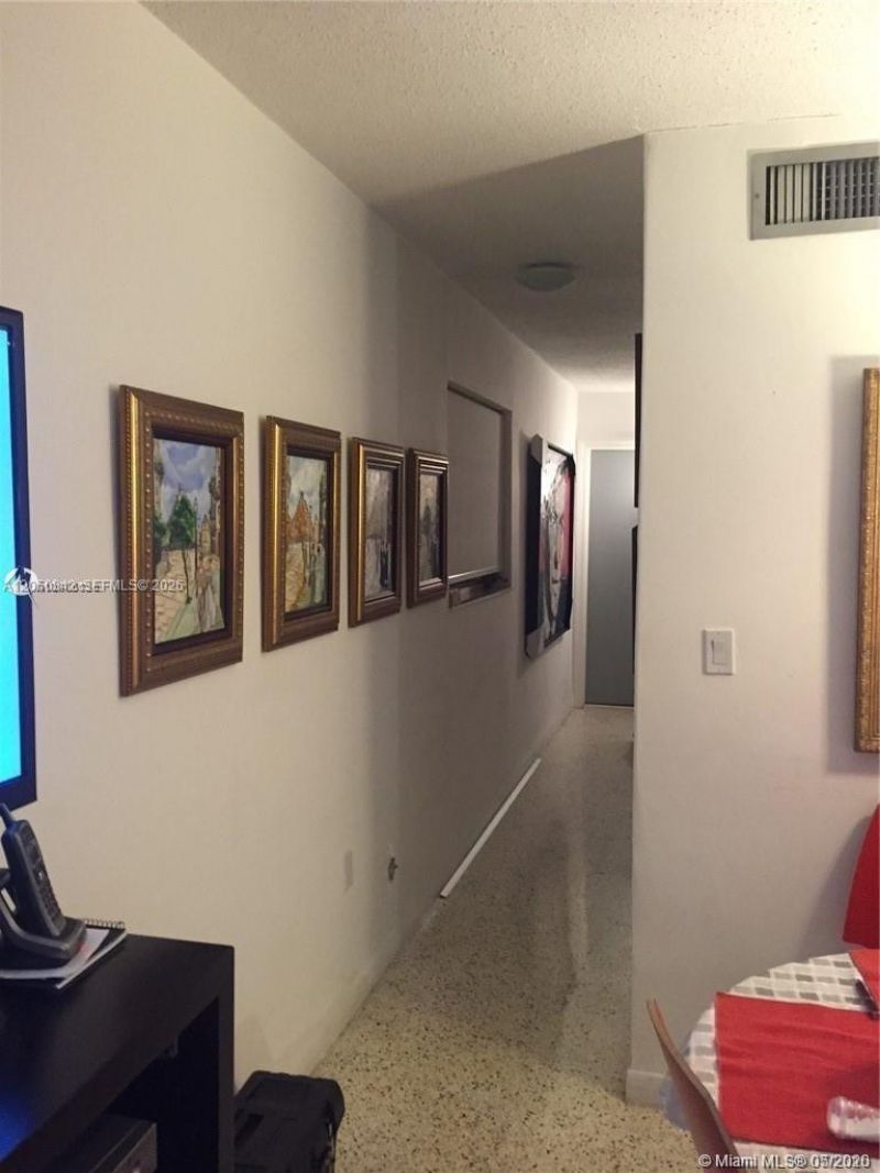 1736 SW 19th St , Unit 404, Miami, FL 33145 Photo