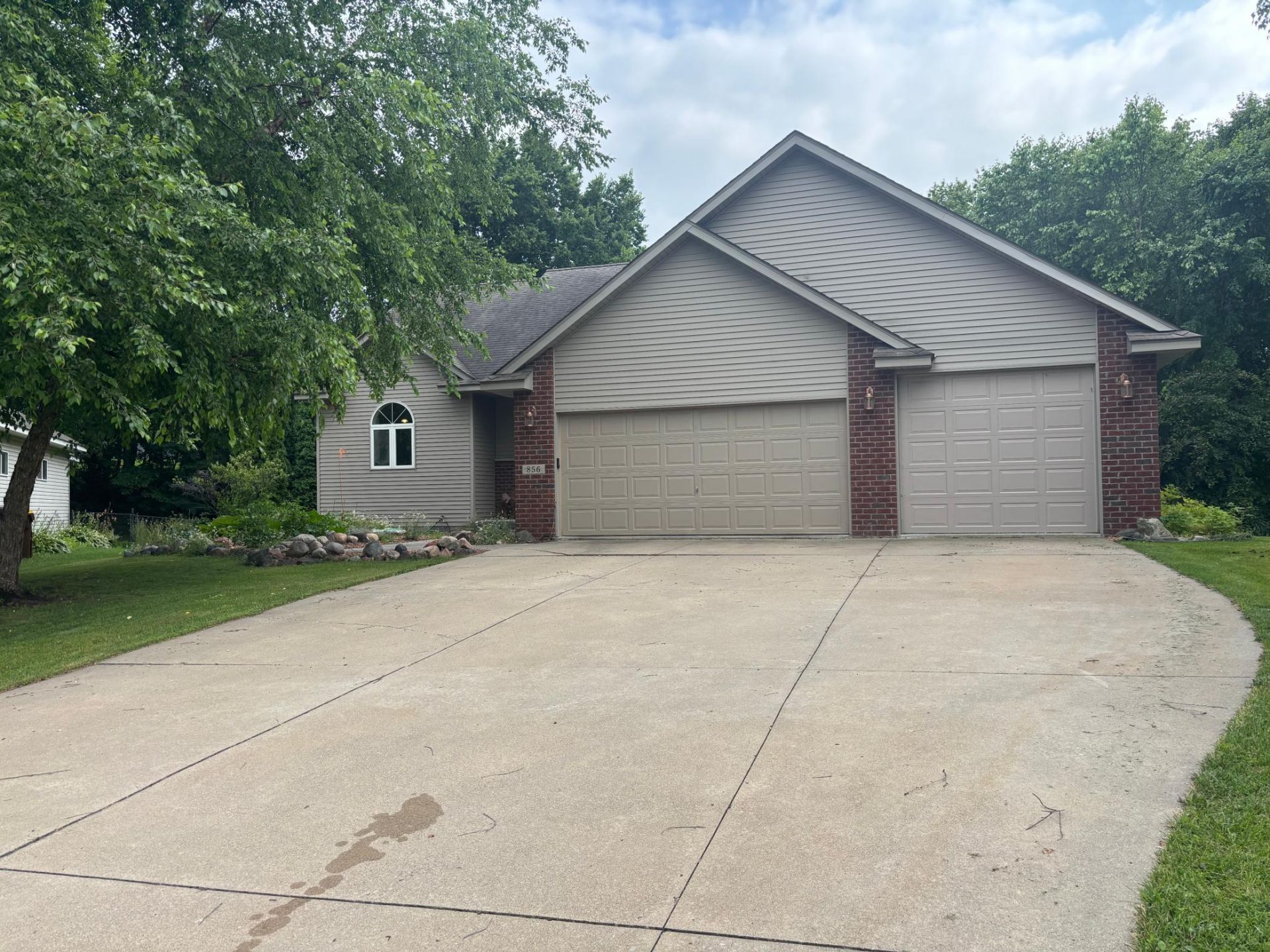856 Bridle Creek Lane, Jordan, MN 55352
