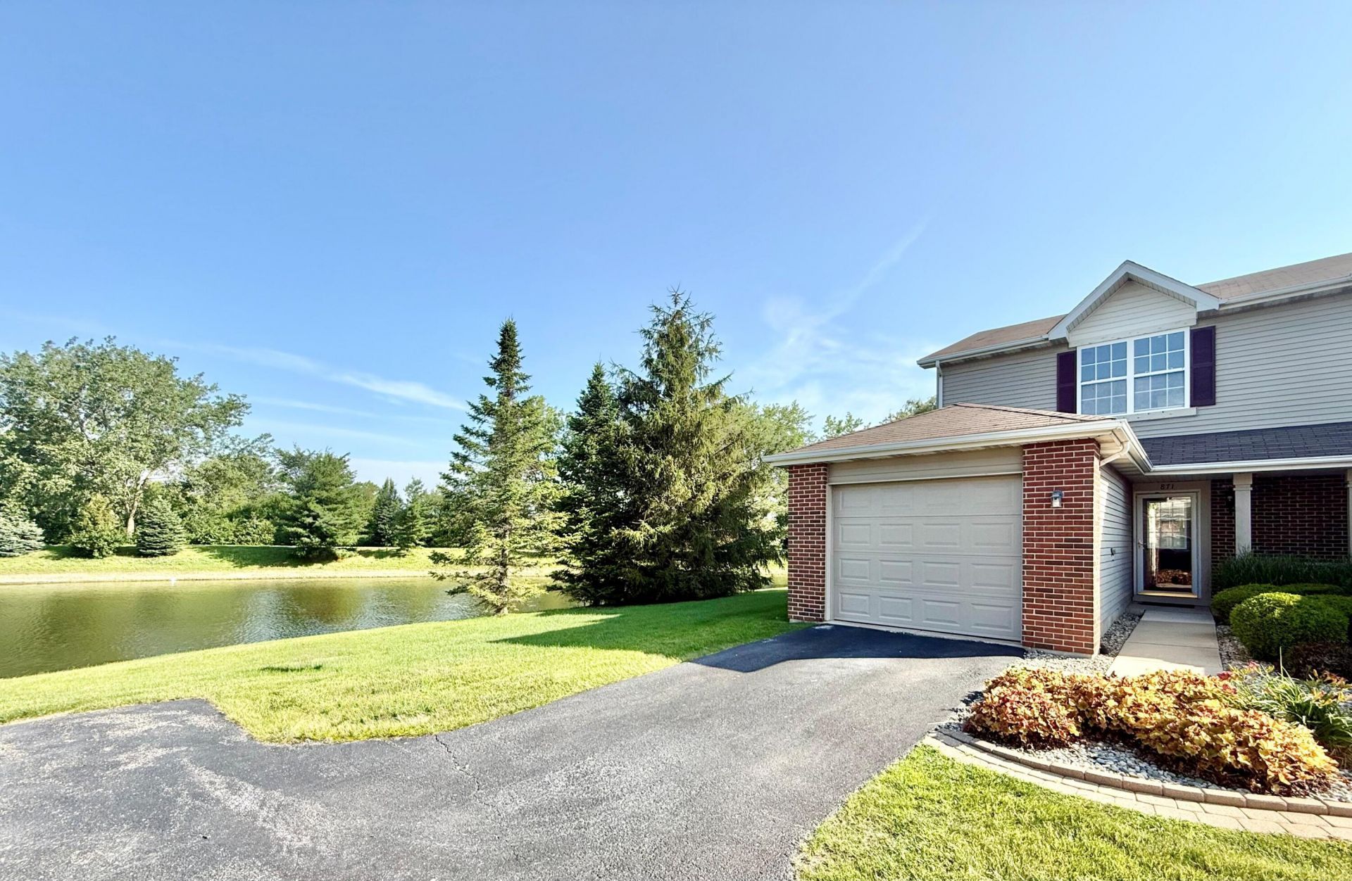 871 Flagstone Drive, Dyer, IN 46311 Main Photo
