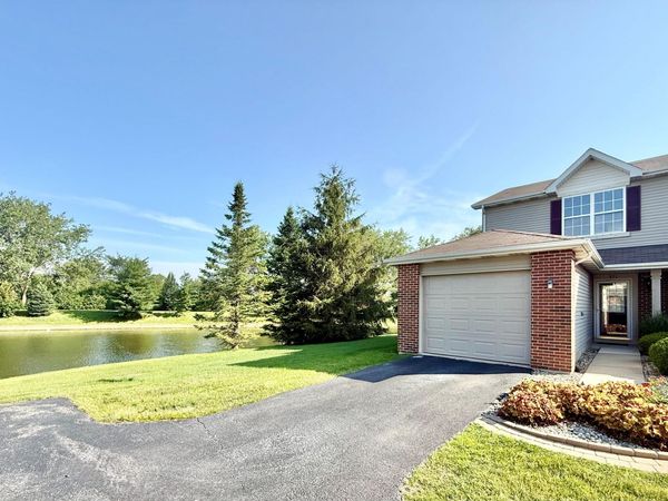 871 Flagstone Drive, Dyer, IN 46311