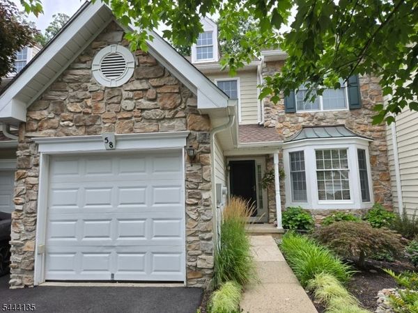58 Patriot Hill Dr, Bernards, NJ 07920