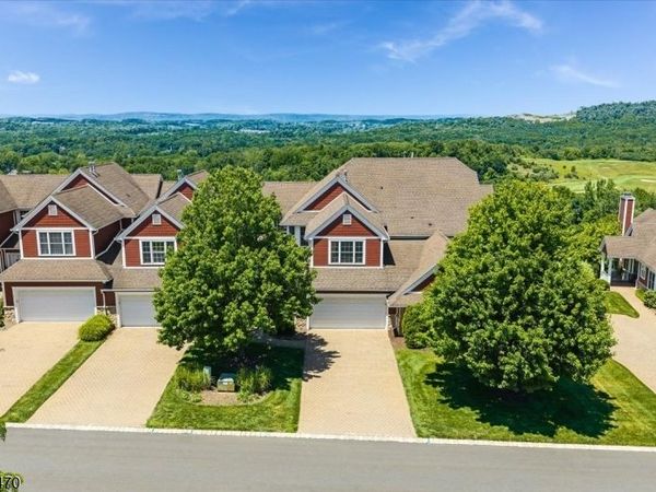 9 Rockhall Ct, Hardyston, NJ 07419