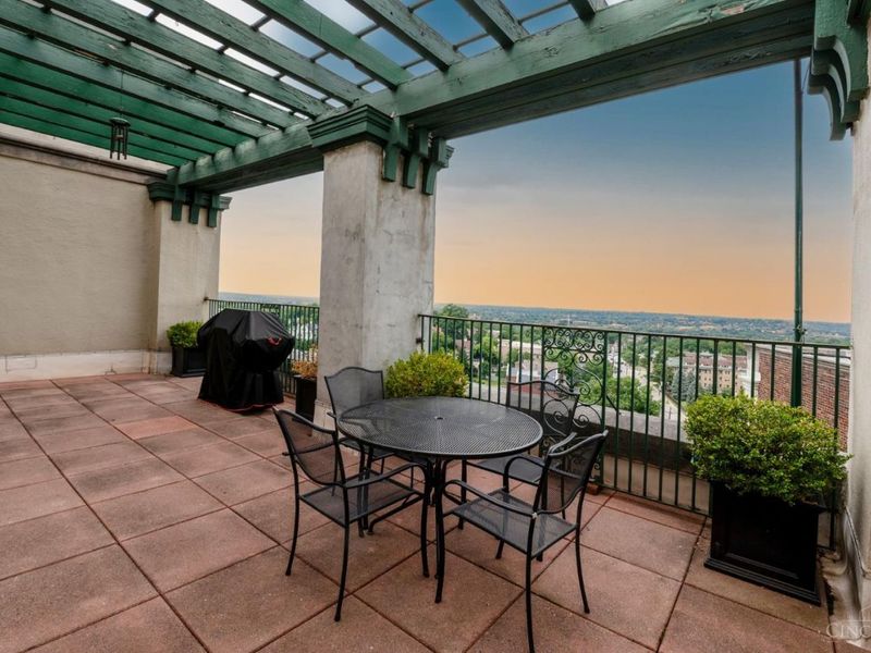 3900 Rose Hill Avenue, Unit 805A, Cincinnati, OH 45229 Photo 41