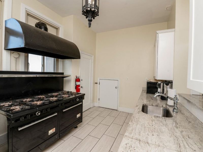 3900 Rose Hill Avenue, Unit 805A, Cincinnati, OH 45229 Photo 47
