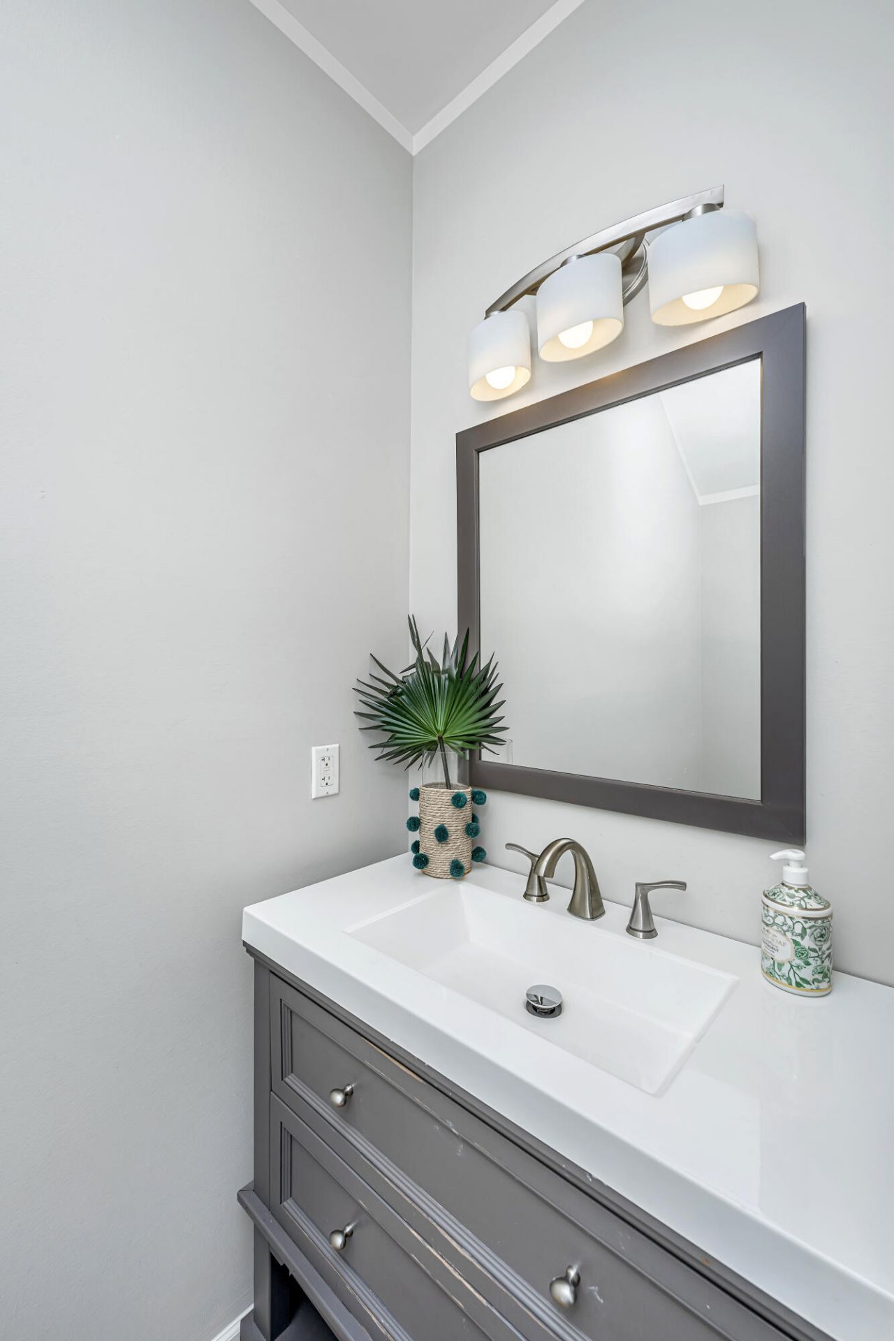 1113 Santa Elena Way Photo 14