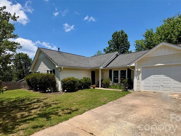 64 Mount Carmel Drive , Asheville, NC 28806