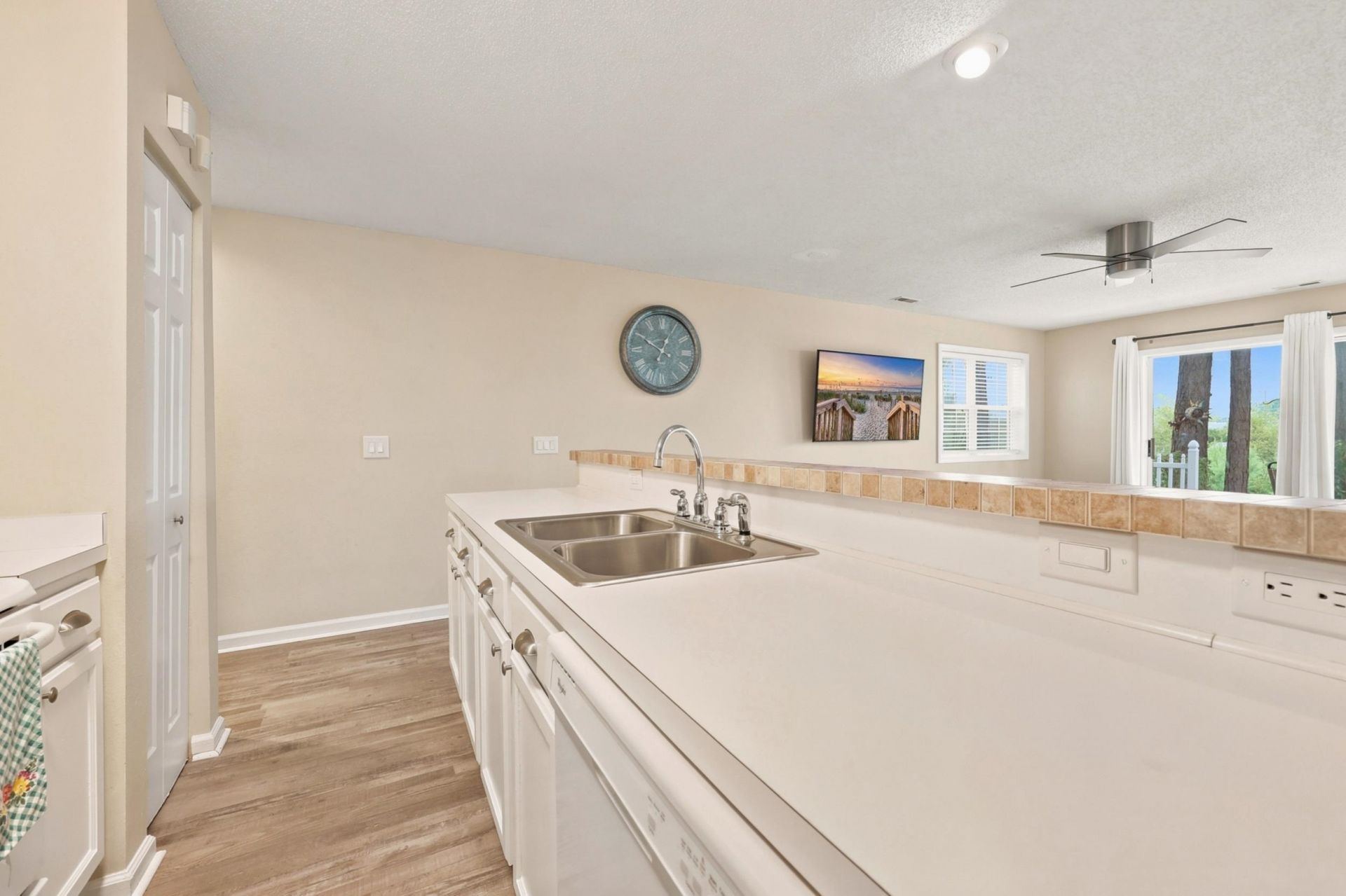 4255 Villas Dr. Photo 12