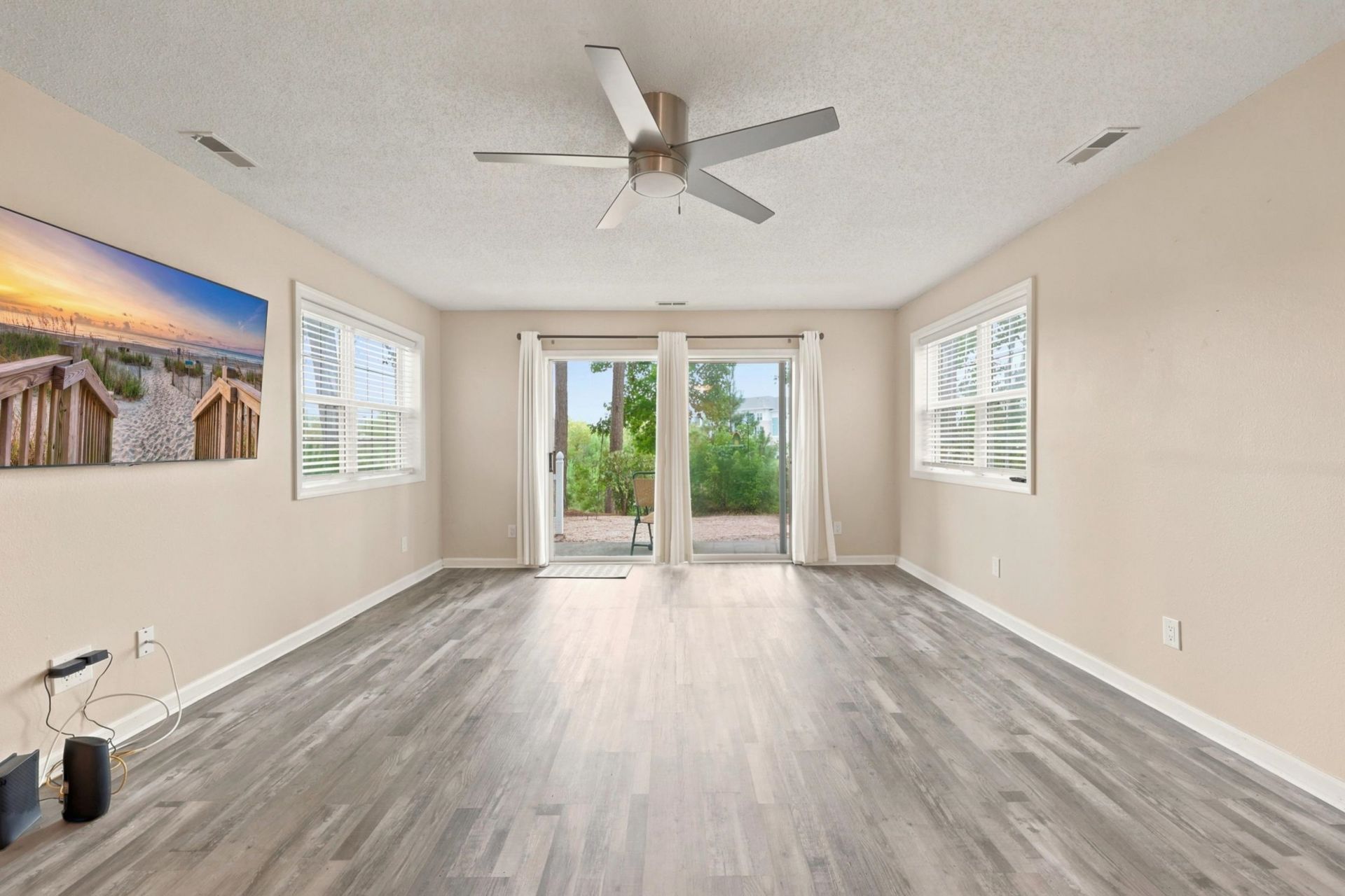 4255 Villas Dr. Photo 15