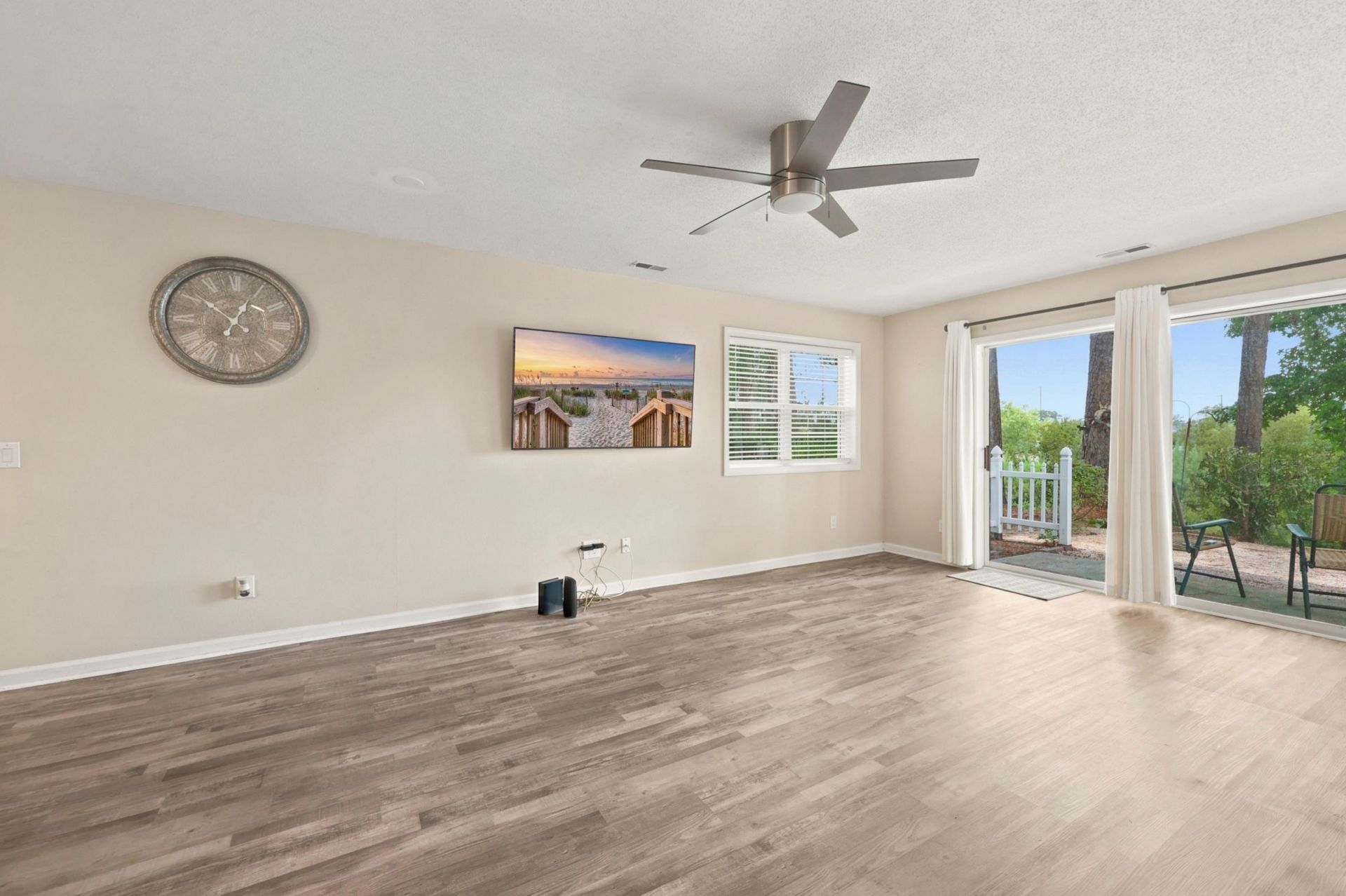 4255 Villas Dr. Photo 18