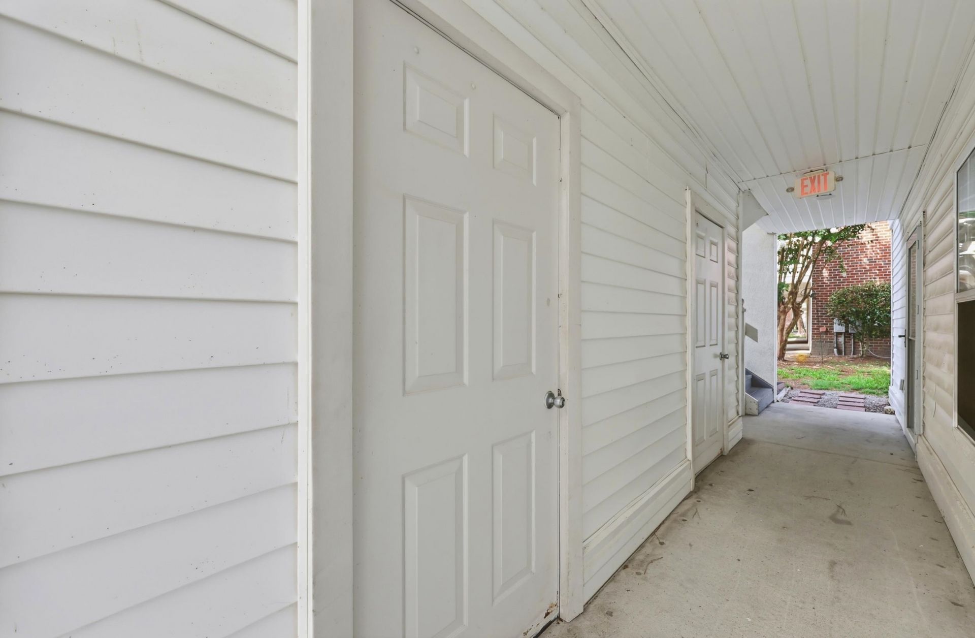 4255 Villas Dr. Photo 23