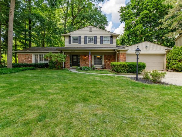 37243 Maple Leaf Court, Clinton Twp, MI 48036