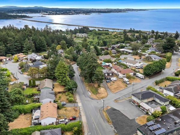 192 LAGOON Lagoon Rd, Unit #B, Colwood, BC V9C 1X9