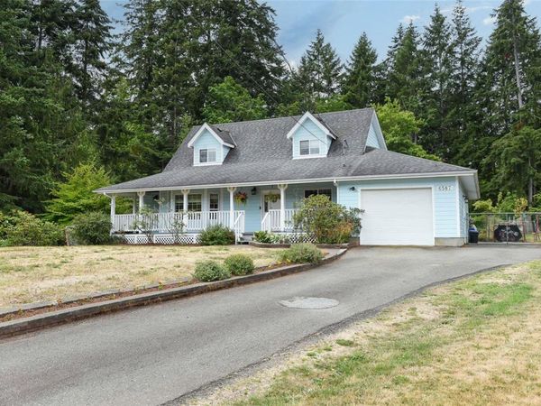 6587 Mystery Beach Rd, Fanny Bay, BC V0R 1W0