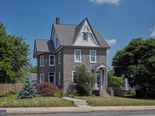 111 E BROAD STREET, TRUMBAUERSVILLE, PA 18970