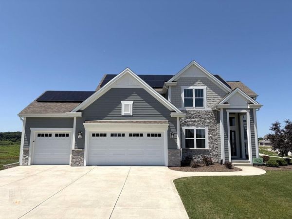 W256N6649 Beaver Creek LANE, Sussex, WI 53089