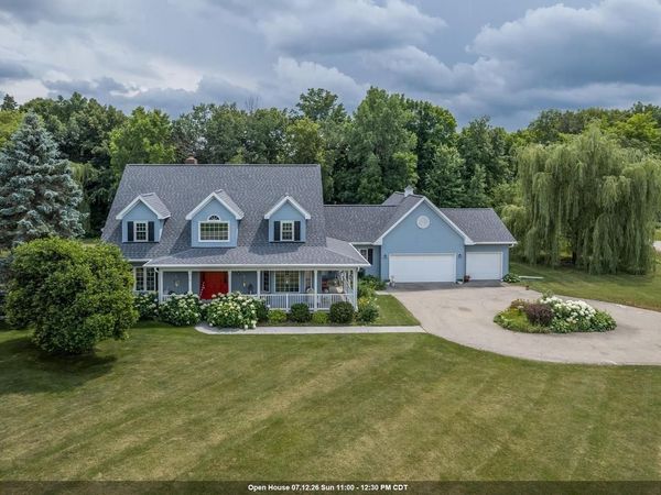 3040 WINDFIELD DRIVE, Neenah, WI 54956
