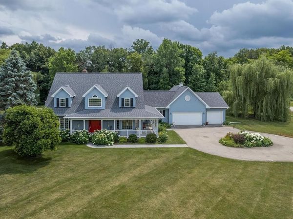 3040 WINDFIELD DRIVE, Neenah, WI 54956